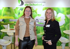 Kim Aldenzee en Aukje Vogels van Coöperatieve Telersvereneging de Schakel ua.